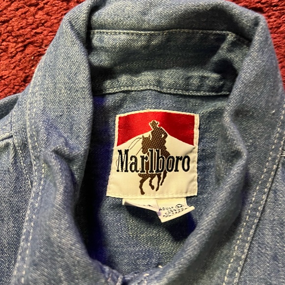 Very rare Jean button down - Picture 3 of 3